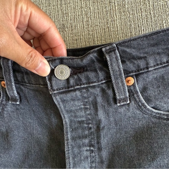 Levi's Ribcage Black Denim Shorts - Picture 3 of 5